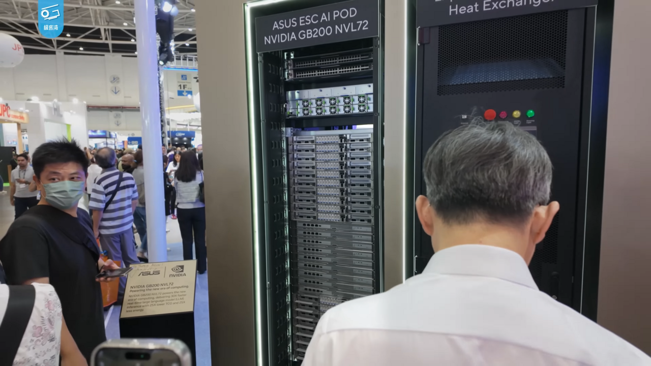 NVIDIA GB200 NVL72 rack at COMPUTEX 2024, the system that shifts the purchase unit from individual GPU to full cabinet with liquid cooling and 120 kW density, redefining AI data center requirements