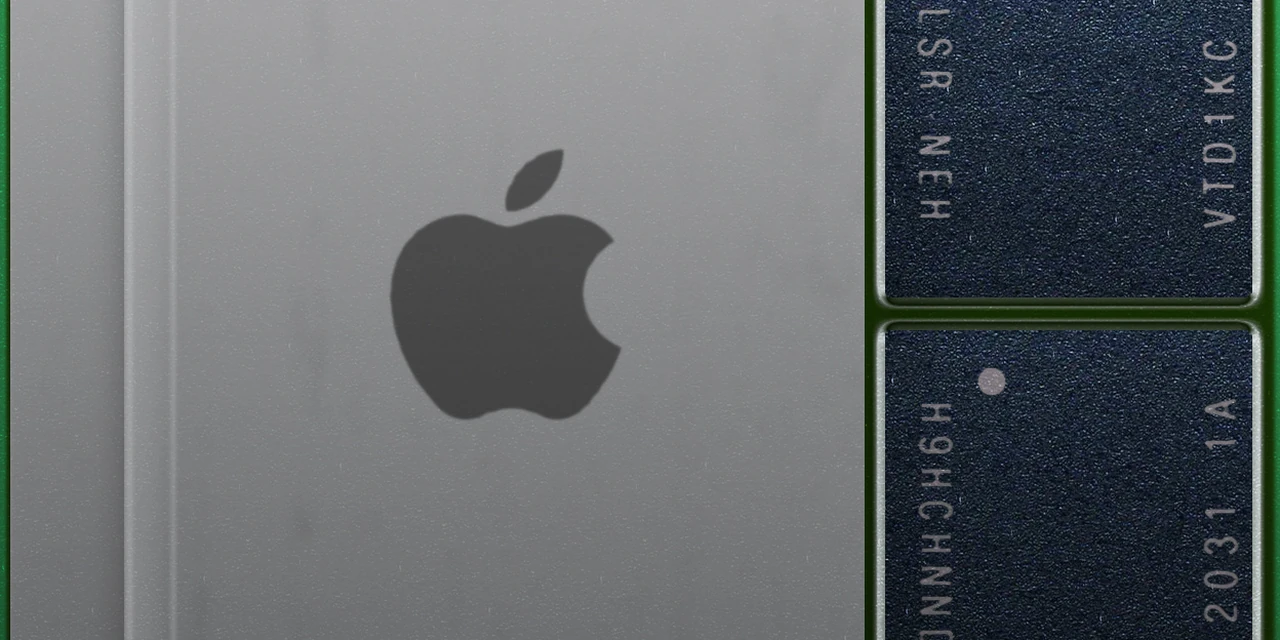 Render oficial del Apple M1, primer chip de la familia Apple Silicon que inauguró la arquitectura de memoria unificada sobre la que el framework MLX y el servidor oMLX construyen inferencia LLM local en Mac